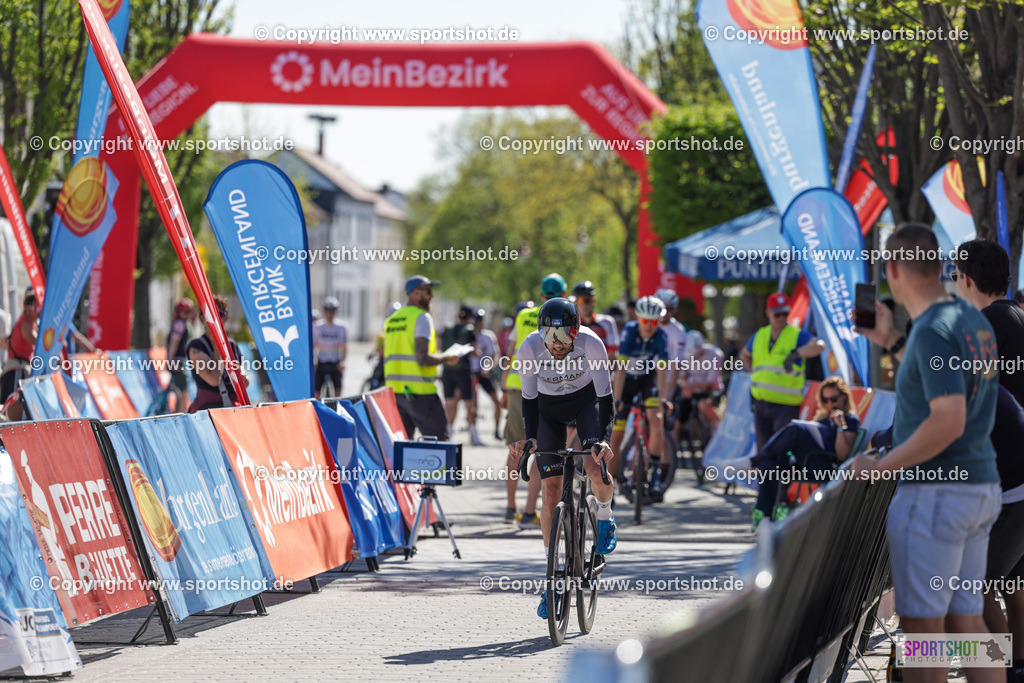 VJ__5328 | Neusiedlersee Radmarathon 2026@sportshot_your_pictrs #yourpictures#roadtowm2029 #nrm #neusiedlerseeradmarathon #neusiedlersee #neusiedlerseetourismus #burgenland #mörbisch #nrm26 #burgenlandtourismus #voglundco #poweredbyburgenlandtourismus #radsport #rad #marathon #ucigranfondo #visitburgenland #ucigranfondoworldseries