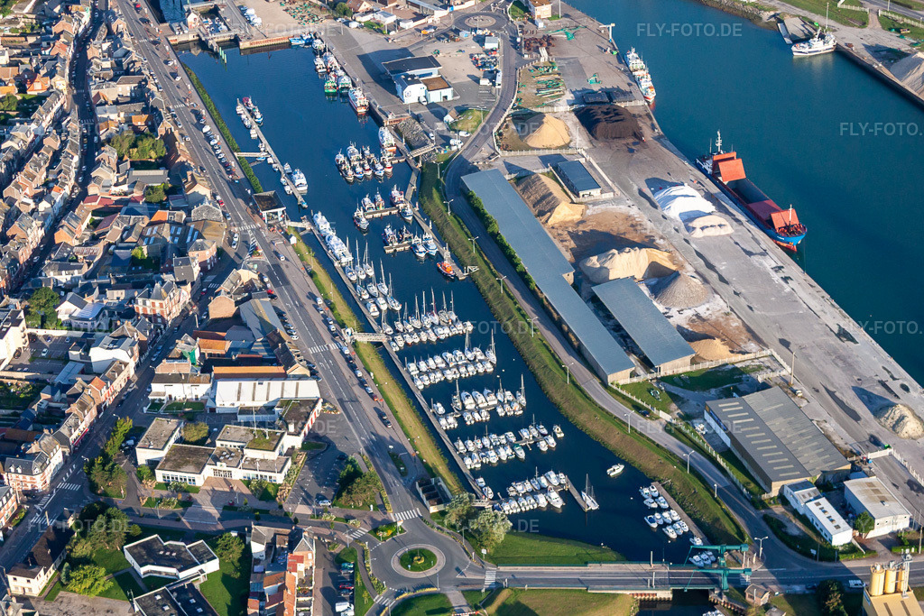 Luftbild: Yachthafen im Ortsteil Treport Moderne in Le Tréport im Bundesland Seine-Maritime in Frankreich. Foto: IMG_70777.jpg vom 24.08.2014 durch Werner Riehm/FLY-FOTO.de