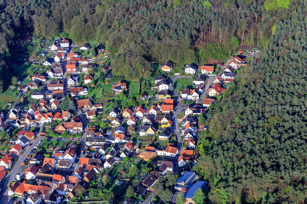 Luftbild: Im Rödelstal in Dörrenbach im Bundesland Rheinland-Pfalz in Deutschland. Foto: IMG_113776.jpg vom 29.04.2019 durch Werner Riehm/FLY-FOTO.de