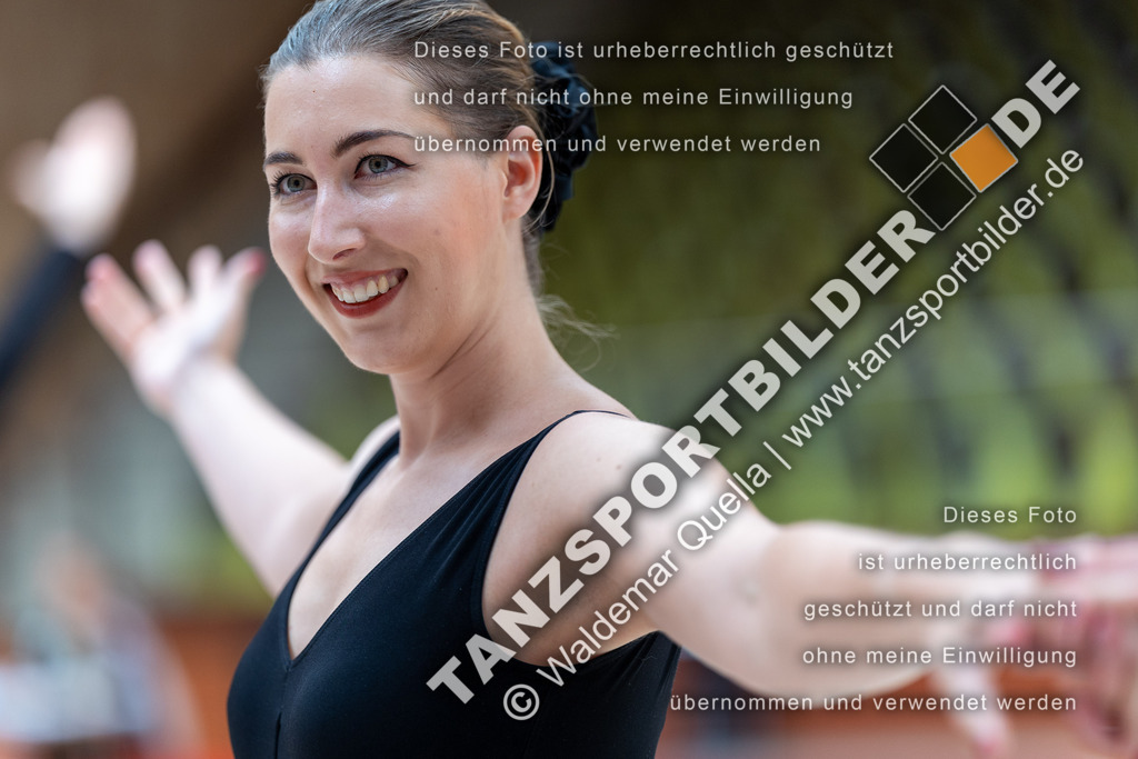 20240810-00857 | Hier finden Sie Tanz Bilder vom Latein und Standard Formationen tanzen. Sportbilder vom Tanzsport. Schöne Fotos und von Weltmeisterschaft, Europameisterschaft, Bundesliga, Regionalliga, Oberliga und Landesliga sowie von GOC Stuttgart, DanceComp, WM Bremen