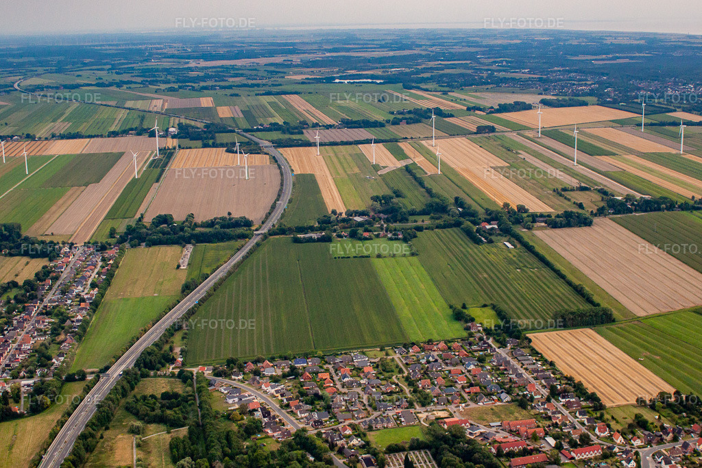 Luftbild: Windpark von Norden im Ortsteil Altenbruch-Westerende in Cuxhaven im Bundesland Niedersachsen in Deutschland. Foto: IMG_70542.jpg vom 06.08.2014 durch Werner Riehm/FLY-FOTO.de