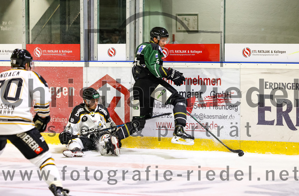 2022-09-23_098_TSV_Erding_gegen_EV_Fuessen | Erding, Deutschland, 23.09.2022:
Eishockey, Bayernliga 2022 / 2023, Testspiel, TSV Erding gegen EV Füssen, Endergebnis: 1:3

Roni Rukajärvi (Erding Gladiators, #61)

Foto: Christian Riedel / fotografie-riedel.net