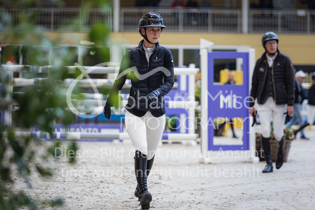 221023_Warstein_GroßerPreis-500 | Deine schönsten Turniermomente als professionelle Fotos! Entdecke hochwertige Pferdesport-Fotografie im Online-Shop. Jetzt Fotos finden & bestellen!