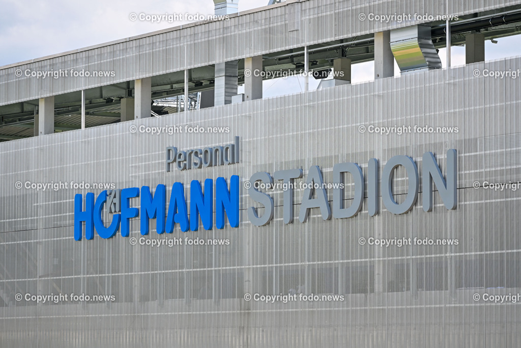 Hofmann Personal Stadion Linz_ 28.06.2023-34 | 28.06.2023, Hofmann Personal Stadion Linz, AUT, im Bild Hofmann Personal Stadion, Schriftzug, Aussen