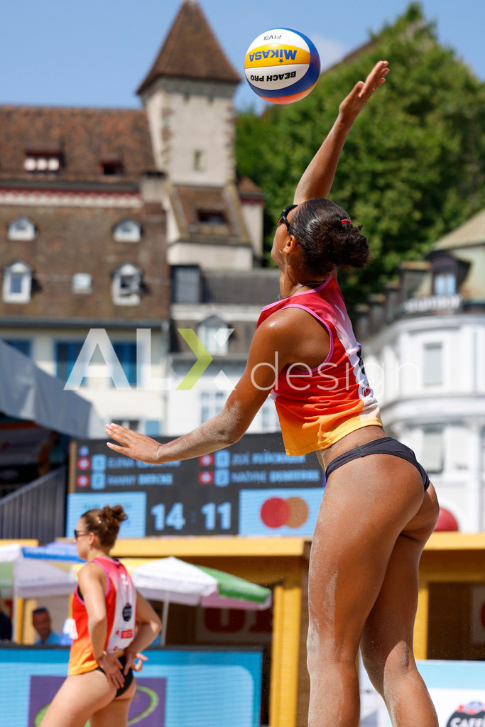 Obi BeachTour 2026 - Basel | BASEL, SWITZERLAND - JULY 19: ELENA CSONTOS (SUI) serve during the Obi BeachTour 2026 match between CSONTOS / DEECKE (SUI) and FLÜCKIGER / DEMIERRE (SUI) at Barfüsserplatz on July 19, 2026 in Basel, Switzerland. - Realisiert mit Pictrs.com