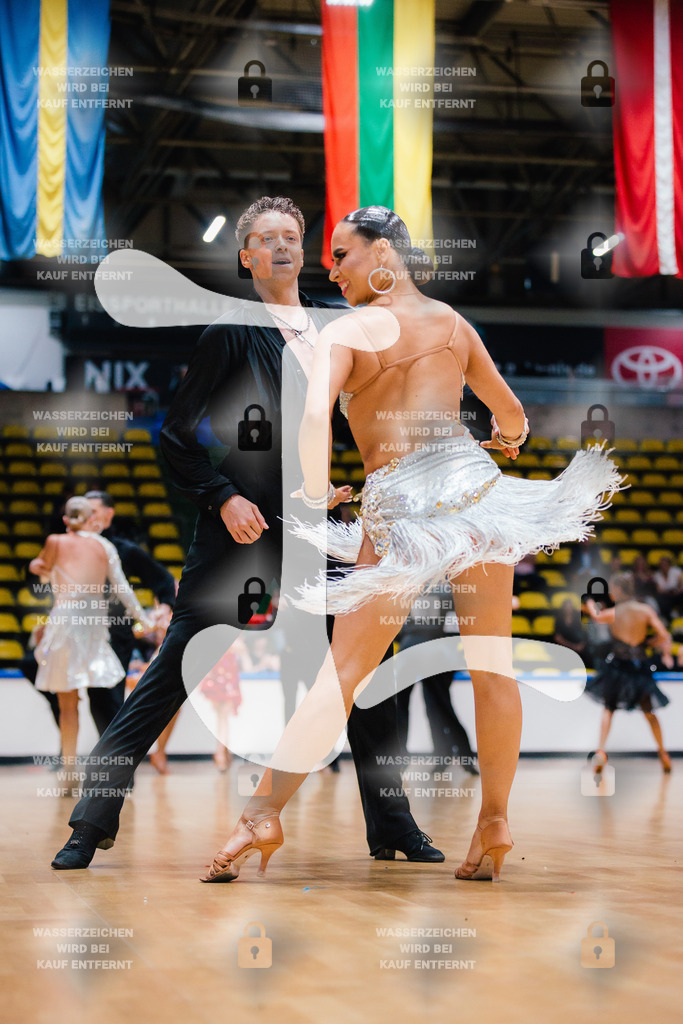 Hessen Tanzt WDSF Open Youth Latin 2nd (48) Maddox Loevenhardt _ Sara Coman (Denmark)-2025-05-17-2364 | Webshop for digital downloads and prints of dance sport, event & show photographer Julian Link - Realisiert mit Pictrs.com