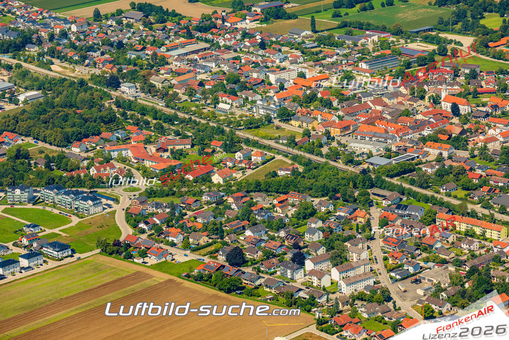 Luftaufnahme der Stadt Ampfing - Die Luftaufnahme wurde 2025 vom UL-Flugzeug heraus erstellt ( keine Drohne ) - Hochauflösende Luftaufnahme - für professionelle Ausdrucke geeignet. Die Geschenkidee !Mit Lizenz und Bildrechte bestellbar