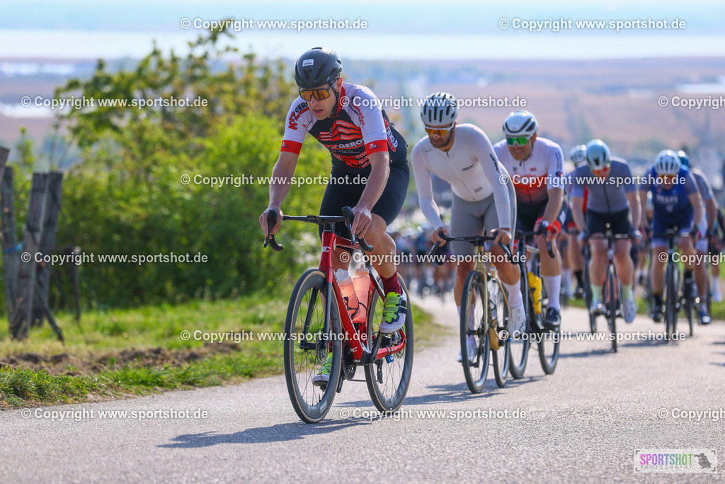 TRA_0441 | Neusiedlersee Radmarathon 2026@sportshot_your_pictrs #yourpictures#roadtowm2029 #nrm #neusiedlerseeradmarathon #neusiedlersee #neusiedlerseetourismus #burgenland #mörbisch #nrm26 #burgenlandtourismus #voglundco #poweredbyburgenlandtourismus #radsport #rad #marathon #ucigranfondo #visitburgenland #ucigranfondoworldseries