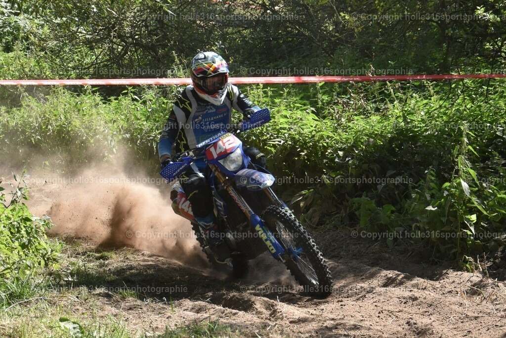 DSC_0200 | Sportfotografie , Motorsport, Motoross, Reitsport, Mointainbike, Enduro,
Landschaft , Outdoor, Eventfotografie, Landschaft, Bilder online bestellen - Realisiert mit Pictrs.com