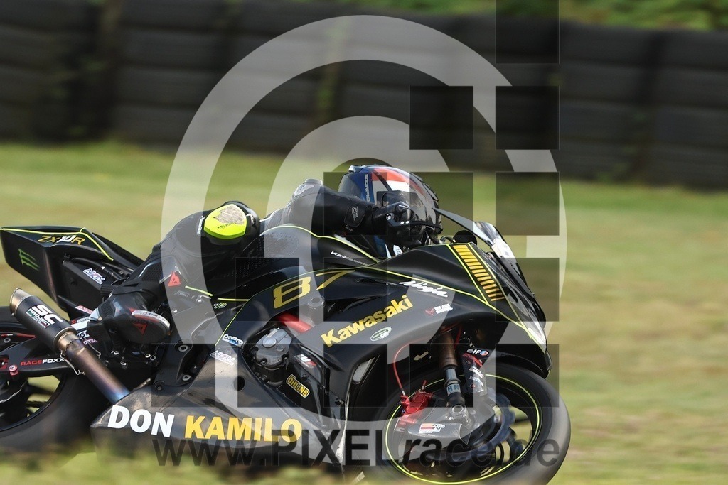 0087-20250909_15496 | Schöne Erinnerungen an spannende Momente - das festzuhalten ist unser Job. PIXELrace.de ist seit 2003 auf den Rennstrecken Europas unterwegs um die Action draußen beim Fahren und die wunderbare Stimmung imm Fahrerlager für euch einzufangen.