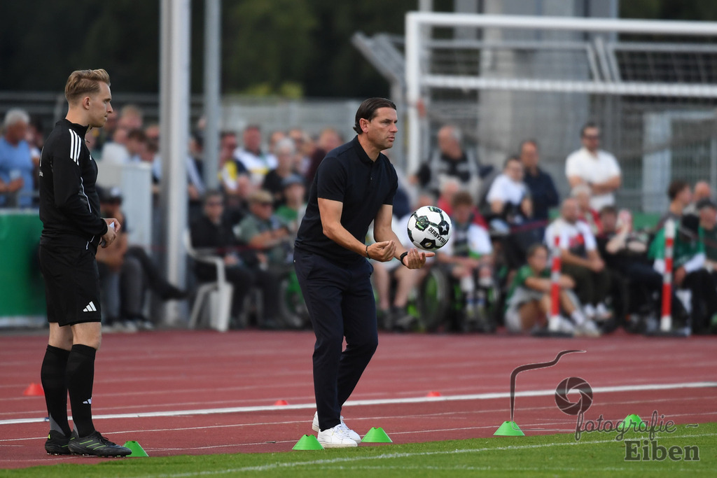 SV Atlas-Delmenhorst-Borussia Mönchengladbach | DFB-Pokal 1. Runde;SV Atlas Delmenhorst (gelb)-Borussia Mönchengladbach (schwarz) am 17.08.2025 in Oldenburg (Marschweg-Stadion), Photo: Philip Eiben 2025 - Realisiert mit Pictrs.com