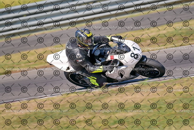 26bt05-0114 | markuskiefer.com - Realisiert mit Pictrs.com