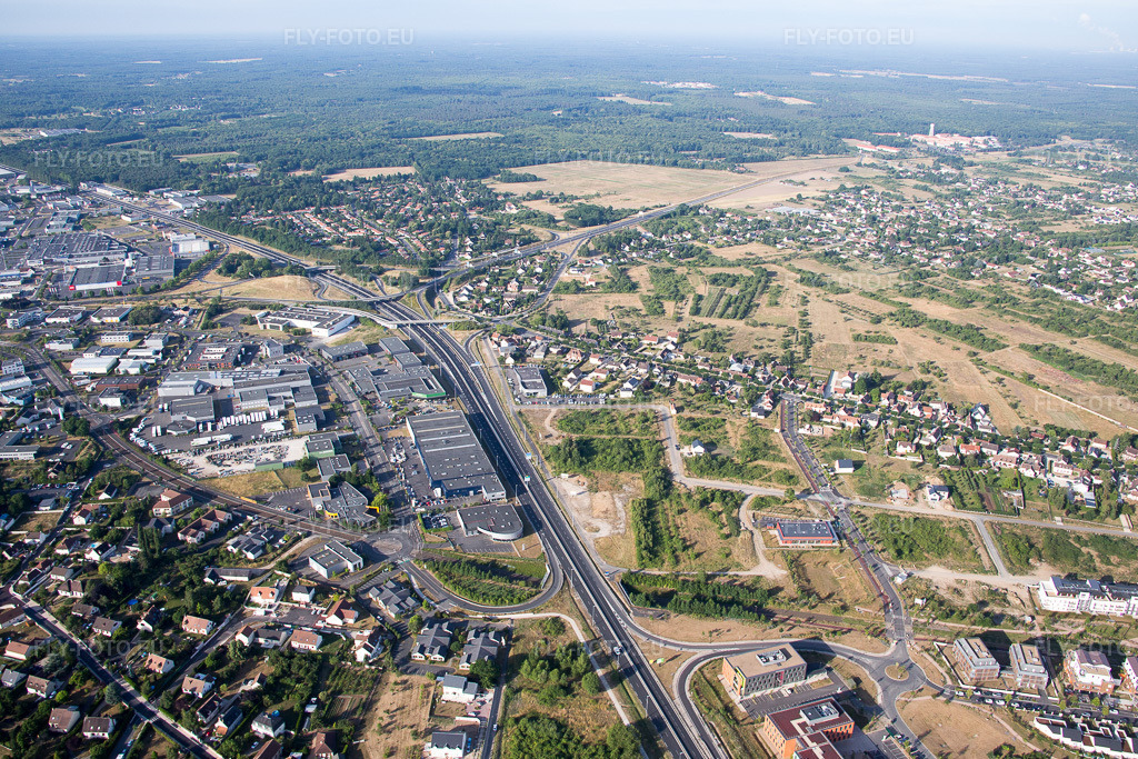 Vue aérienne: Orléans à Olivet dans le département Loiret, France. Photo: IMG_082541.jpg prise le 21/06/2015 par Werner Riehm/FLY-FOTO.eu – Résolution de l'original: 5472 x 3648 px