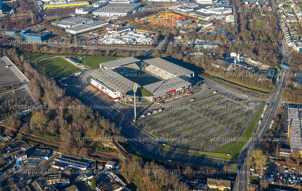Essen241201723RWE-StadionAnDerHafenstrasse | Luftbild, Fußballstadion an der Hafenstraße des Clubs Rot-Weiss Essen,3. Bundesliga , Essen-Borbeck, Tribünen, ,Essen, Ruhrgebiet, Nordrhein-Westfalen, Deutschland