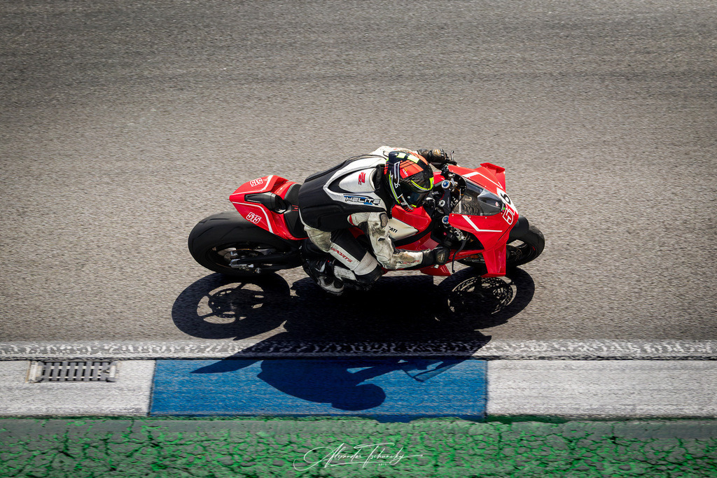 Ducati Trackday Hockenheimring 2026 | Entdecken Sie die faszinierende Welt von Alexander Tschuncky Arts: Kreative Fotografie, atemberaubende Automobilkunst und hochwertiger Bilderdruck. Lassen Sie sich inspirieren! - Realisiert mit Pictrs.com