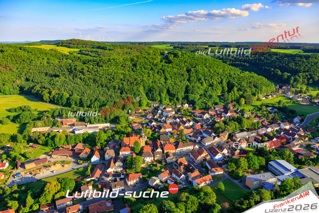 Die Luftaufnahme der Stadt Kasendorf wurde 2017 vom Flugzeug heraus erstellt ( keine Drohne )- hohe Auflösung für beste Qualität