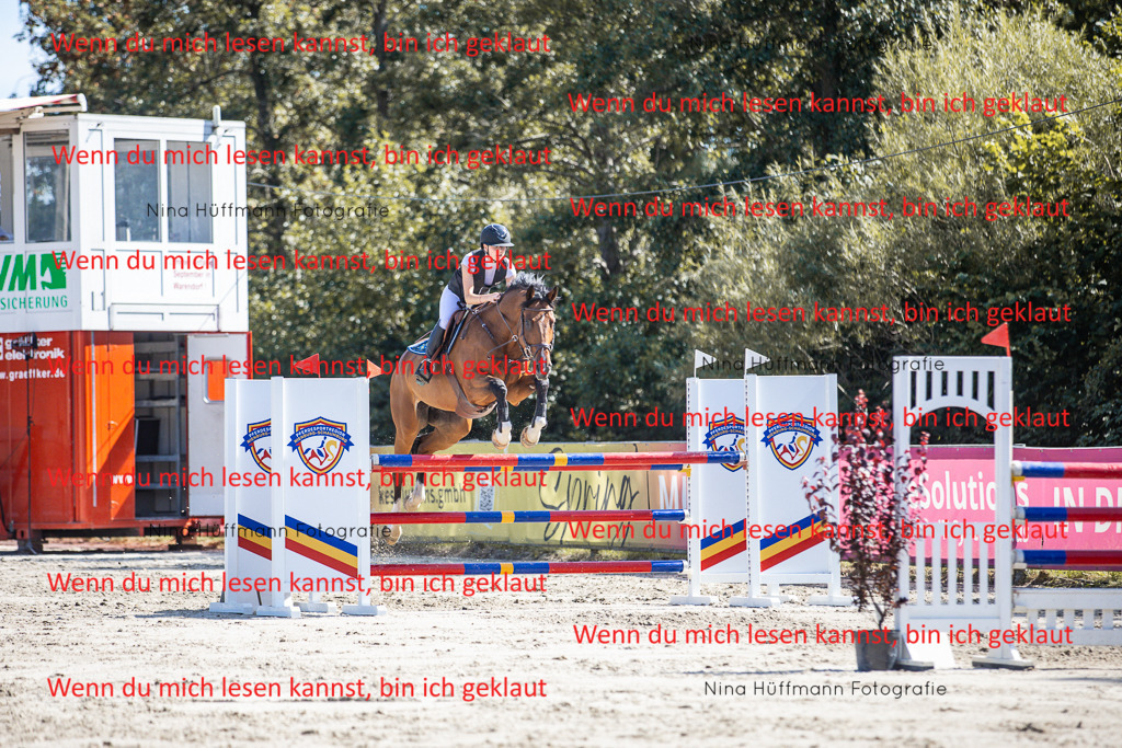 BK1A6972 | Turnierbilder Turnierfotos Nina Hüffmann Turnierfotografie Pferdefotografie Tierzeichnung Haustierzeichnung Pferdezeichnung Hundezeichnung Videograf  - Realisiert mit Pictrs.com