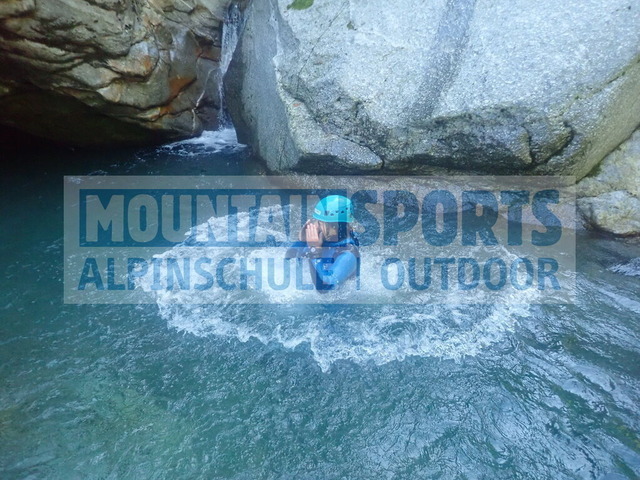 P9220059 | Bestelle die Bilder deines Berg- oder Wasser-Abenteuers mit Mountain Sports bequem von zu Hause aus direkt über unseren Online Fotoshop von pictrs.com. - Realisiert mit Pictrs.com