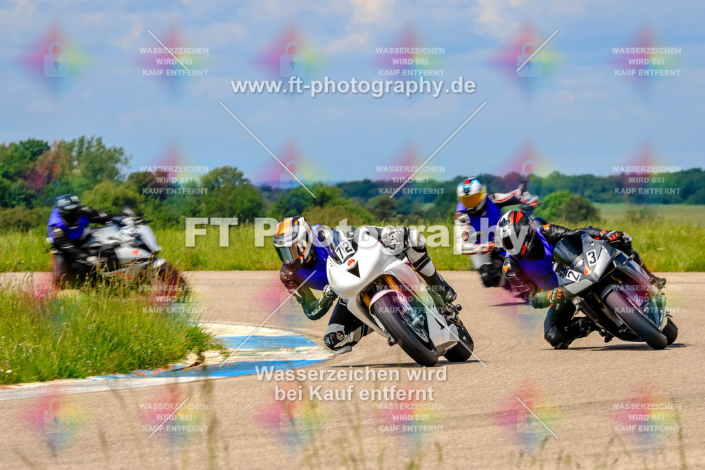 MotoTeam-0652 | Hier findet Ihr Bilder von Touristenfahrten auf der Nürburgring Nordschleife oder von anderen Veranstaltungen die ich besucht habe. Viel Spass beim Durch Schauen 