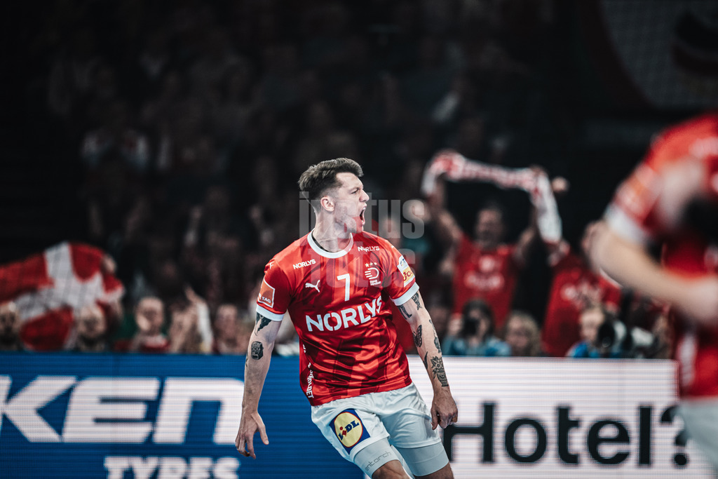 Handball | Herren | EHF EURO 2024 | European Championshop Men 2024 Final Tournament | Dänemark vs. Schweden | 19.01.2024 | Emil Jakobsen (#7, Dänemark, DEN) jubelt