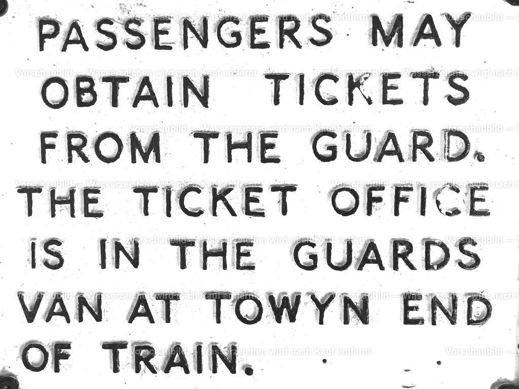 buying tickets | online Fotogalerie mit schwarz-weiß Fotografien und Shop für zeitlose  Poster und Leinwände in stilvollem schwarz weiß  - Realisiert mit Pictrs.com