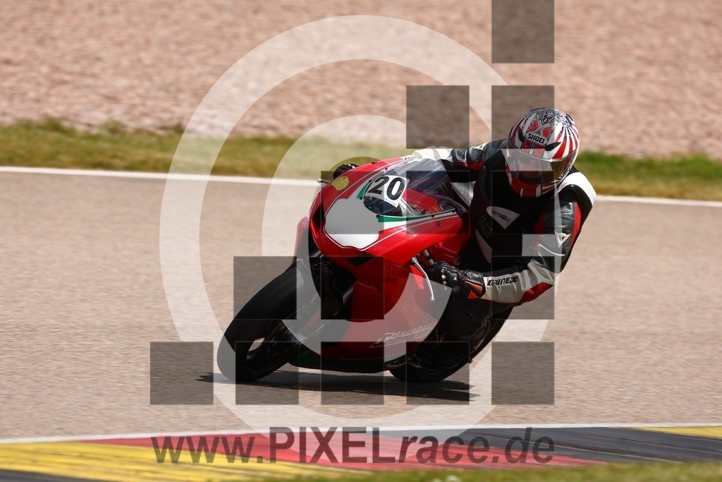 0020-20250526_01690 | Schöne Erinnerungen an spannende Momente - das festzuhalten ist unser Job. PIXELrace.de ist seit 2003 auf den Rennstrecken Europas unterwegs um die Action draußen beim Fahren und die wunderbare Stimmung imm Fahrerlager für euch einzufangen.
