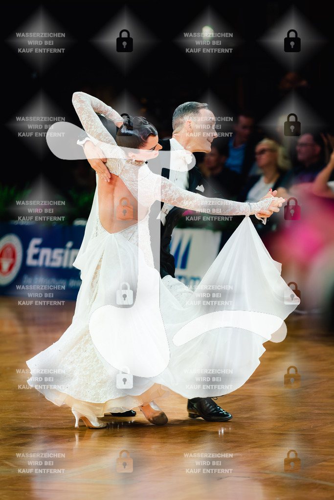 GOC 2025 - WDSF Open Standard Senior I 1st (13) Stefano Manni _ Tatiana Manni (Italy)-2025-08-21-9900 | Webshop for digital downloads and prints of dance sport, event & show photographer Julian Link - Realisiert mit Pictrs.com