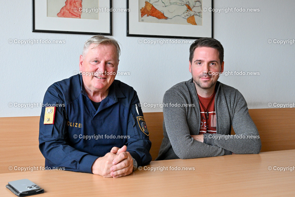 Stadtpolizeikommando Linz_ Interview_ 24.10.2023-18 | 24.10.2023, Linz, AUT, Stadtpolizeikommando Linz, im Bild Karl Pogutter (Stadtpolizeikommandant Linz), Andreas Ploeckinger (Kripo Linz)