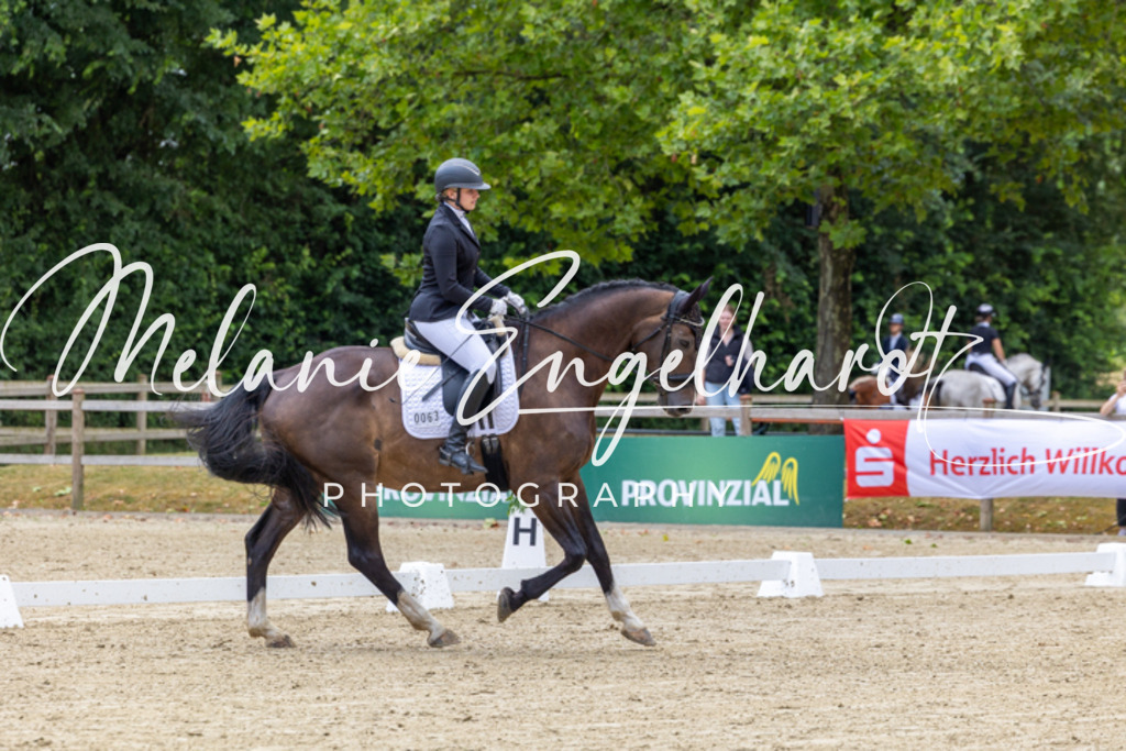 7I8A5443 | melanie-engelhardt-photography - Realisiert mit Pictrs.com