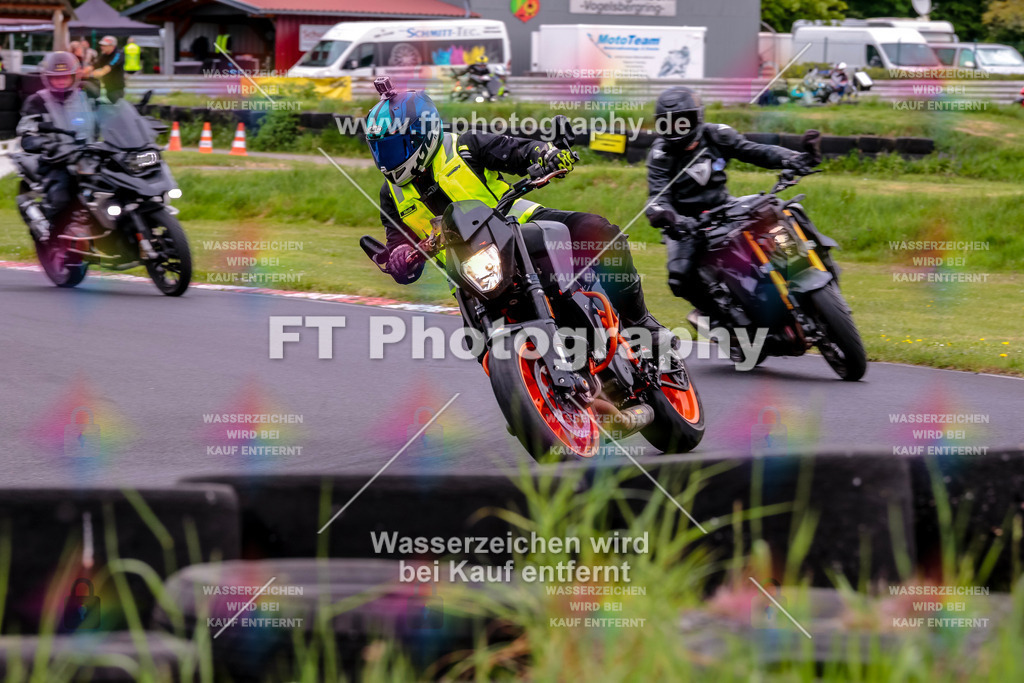 MotoTeamVBK-20489 | Hier findet Ihr Bilder von Touristenfahrten auf der Nürburgring Nordschleife oder von anderen Veranstaltungen die ich besucht habe. Viel Spass beim Durch Schauen 