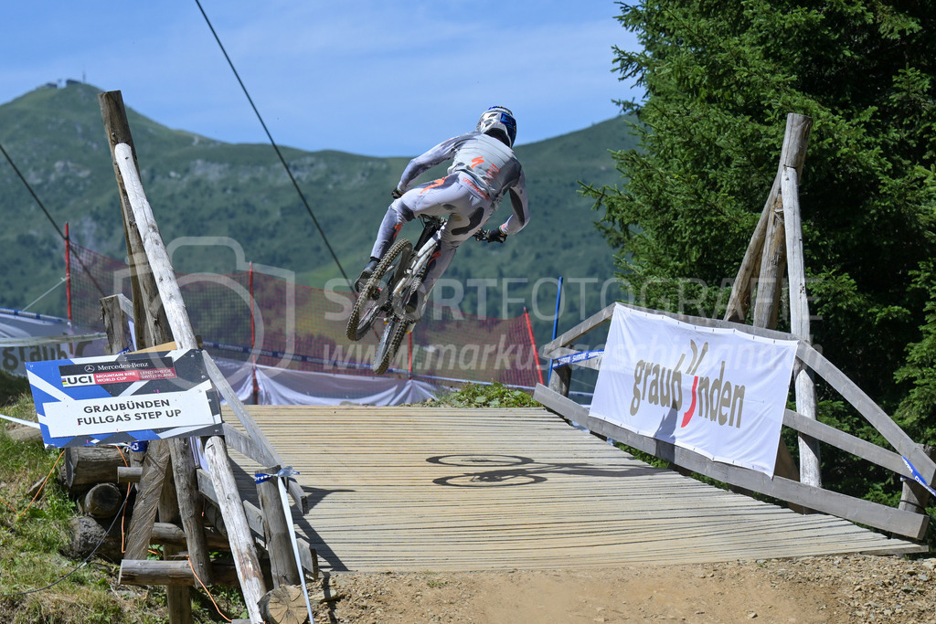 UCI Mountain Bike World Cup Lenzerheide 2022 - Downhill - 9. July 2022 | UCI Mountain Bike World Cup Lenzerheide 2022 - Downhill
Bike Kingdom, Lenzerheide
Bild: Sportfotografie Markus Aeschimann | www.markus-aeschimann.ch - Realisiert mit Pictrs.com