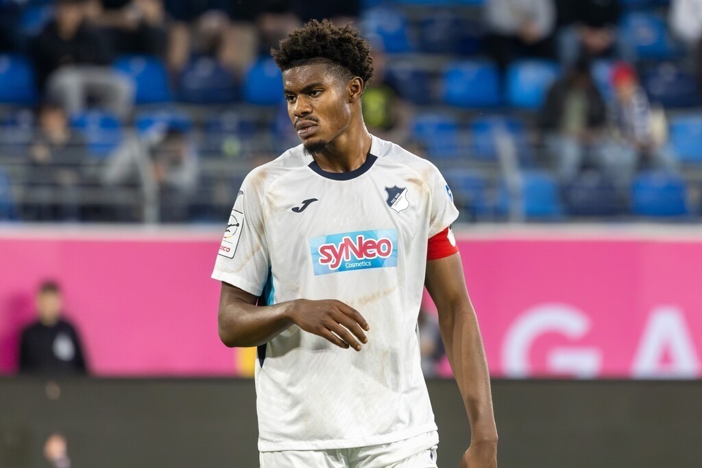 Fußball 3. Liga, Saison 2025/26, 32. Spieltag: Waldhof Mannheim gegen TSG Hoffenheim II | Fußball 3. Liga, Saison 2025/26, 32. Spieltag: Waldhof Mannheim gegen TSG Hoffenheim II***Kelven Frees (5, Hoffenheim) - Realisiert mit Pictrs.com