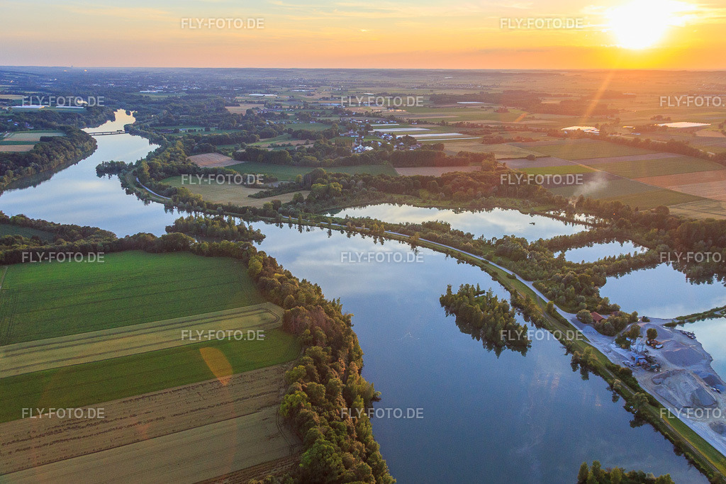 Sonnenuntergang über den Seen an der Isar vor der Staustufe Ettling | Luftbild: Sonnenuntergang über den Seen an der Isar vor der Staustufe Ettling im Ortsteil Ettling in Wallersdorf im Bundesland Bayern in Deutschland. Foto: IMG_090398.jpg vom 01.07.2016 durch Werner Riehm/FLY-FOTO.de - Realisiert mit Pictrs.com