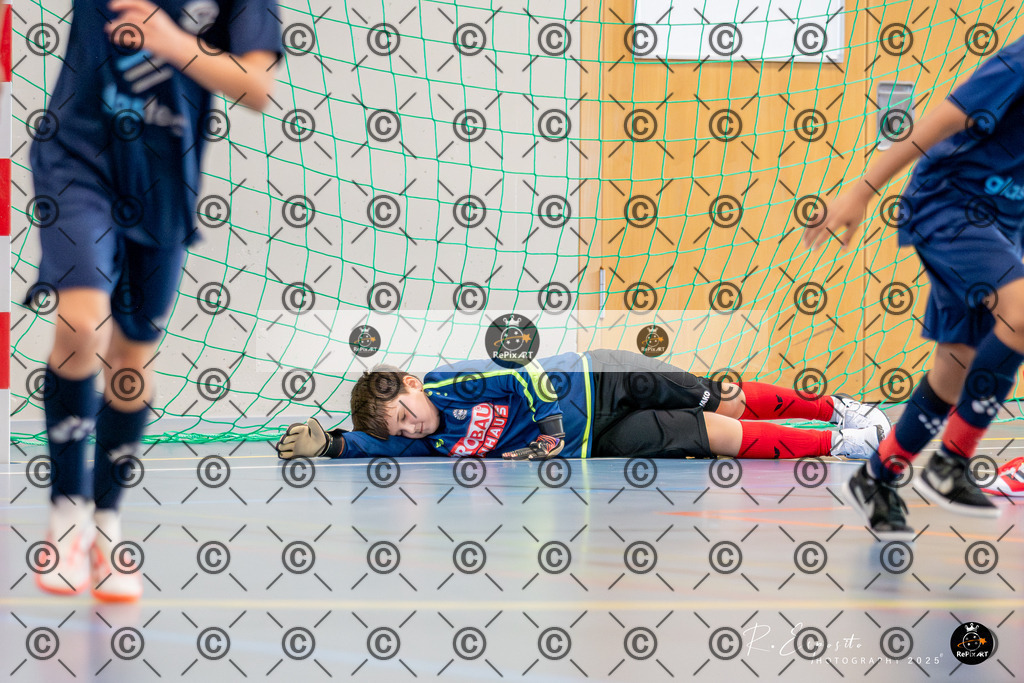 20251122_FCR-Hallenturnier-E_1_006-45 | Sport und Naturfotografie von Roberto Esposito zeigt echte Momente Bewegung und die Schönheit der Natur. Ausdrucksstarke Bilder schaffen Emotionen.