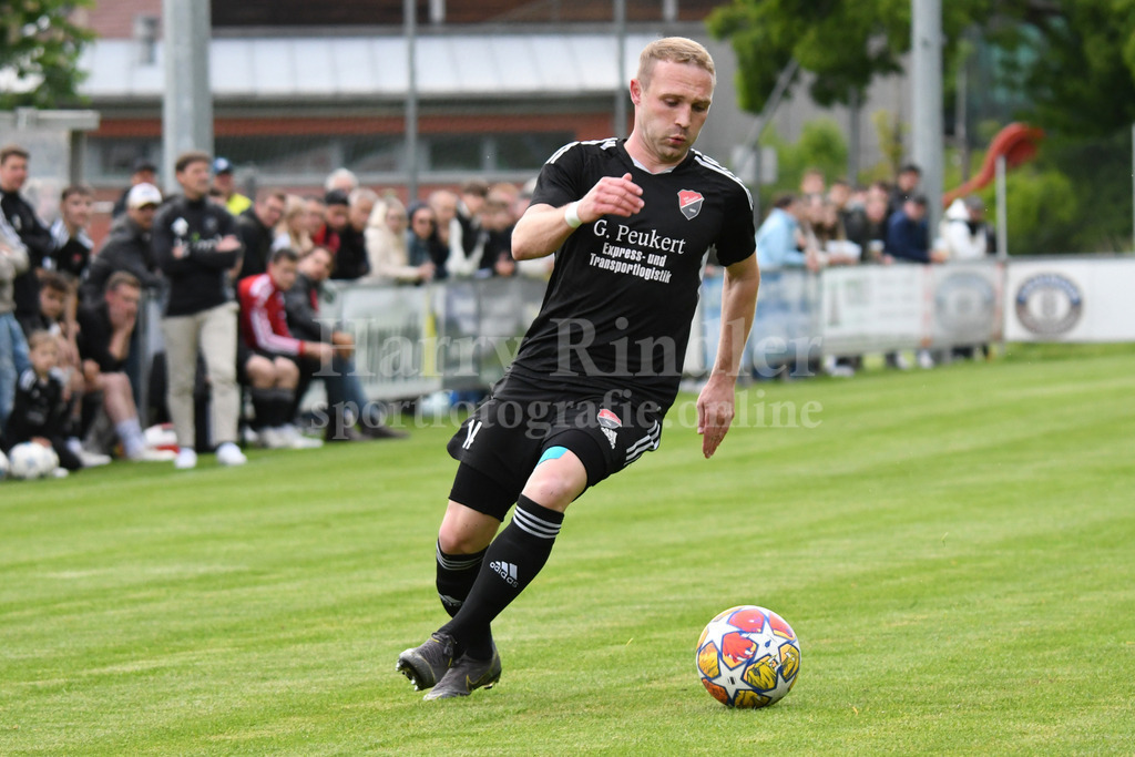 TSV Seebach : SpVgg GW Deggendorf vom 09.05.2025 | Alexander Wittenzellner (TSV Seebach) - Realisiert mit Pictrs.com