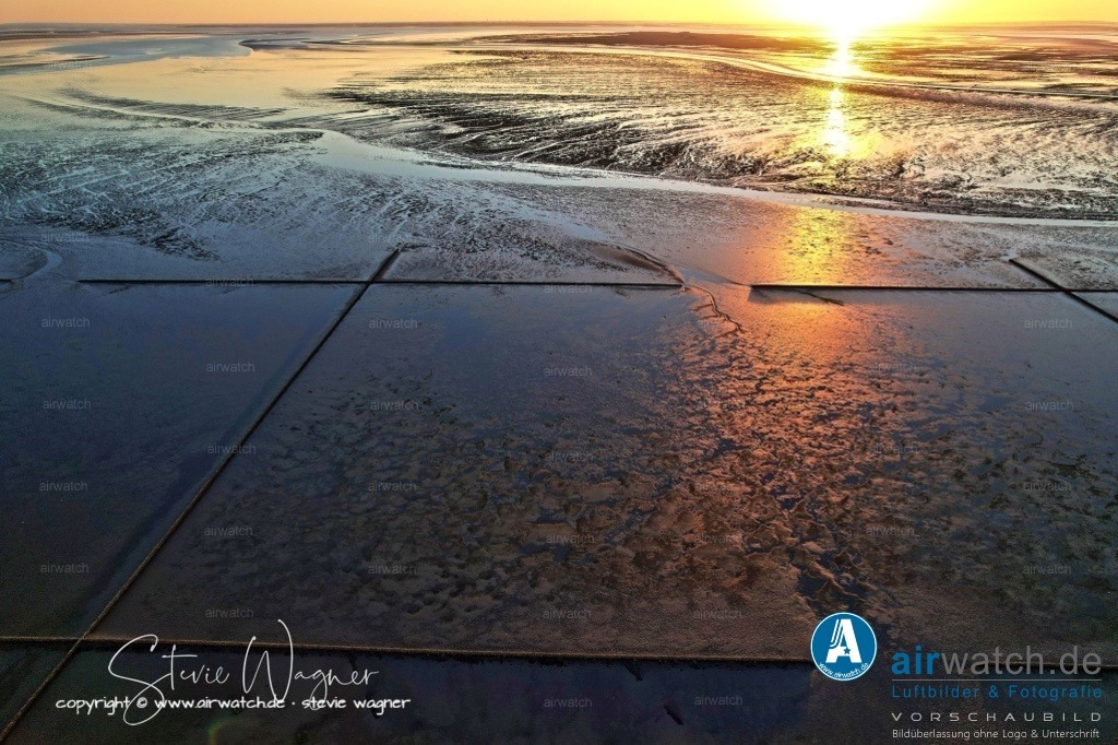 Landgewinnung & Küstenschutz in Nordfriesland | Entdecken Sie atemberaubende Luftbilder und Fotografien auf airwatch.de - Tauchen Sie ein in eine Welt voller faszinierender Aufnahmen aus der Vogelperspektive.