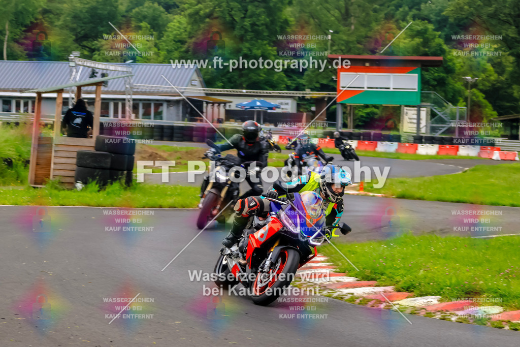 VBK-6263 | Hier findet Ihr Bilder von Touristenfahrten auf der Nürburgring Nordschleife oder von anderen Veranstaltungen die ich besucht habe. Viel Spass beim Durch Schauen 