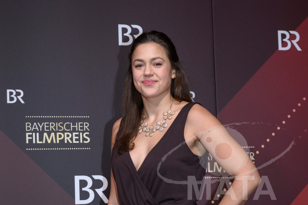 _DWI4996-2 | Katharina Scheuba bei der Verleihung des 47. Bayerischen Filmpreises 2026  im Prinzregententheater. München, Deutschland. Der Bayerische Filmpreis wird seit 1979 von der Bayerischen Staatsregierung verliehen, um die Bedeutung des Kinofilms als Kulturgut herauszustellen - Realisiert mit Pictrs.com