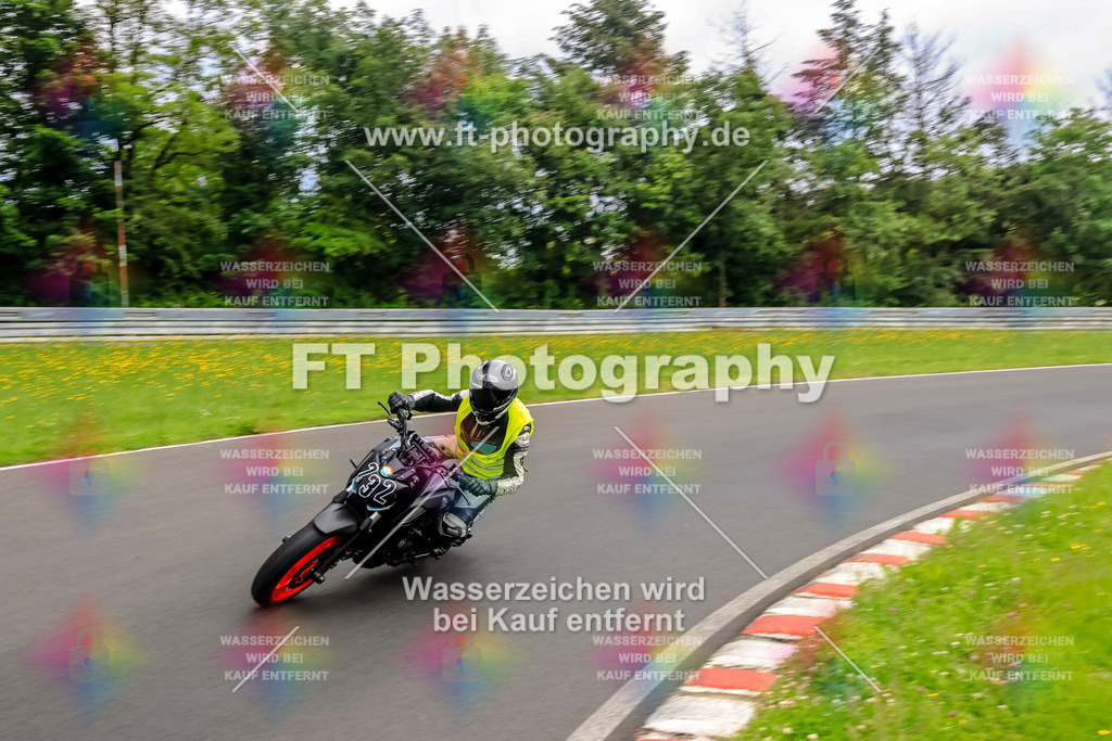 VBK-7326 | Hier findet Ihr Bilder von Touristenfahrten auf der Nürburgring Nordschleife oder von anderen Veranstaltungen die ich besucht habe. Viel Spass beim Durch Schauen 