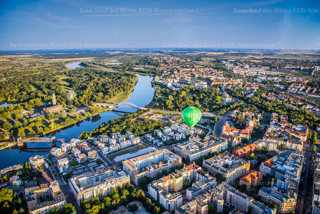 Hubbrücke Sternbrücke AOK Ballon-7614 | Diese Luftaufnahme stammt aus meinem Magdeburger Luftbildarchiv. Sie zeigt einen weiteren Blick auf die Landeshauptstadt aus der Vogelperspektive. Nach und nach werden alle Motive mit individuellen Informationen und Beschreibungen ergänzt. Selbstverständlich können Sie dieses Luftbild als Download oder hochwertiges Wandbild bestellen. - Realisiert mit Pictrs.com