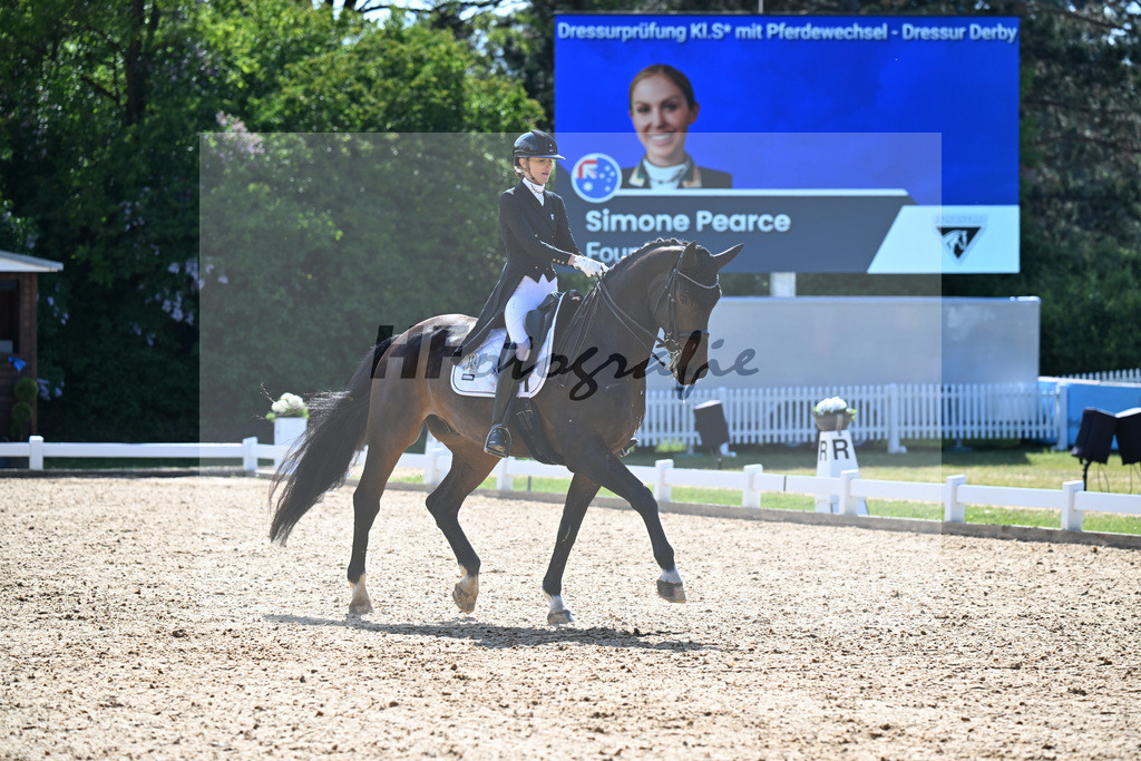 Equistro Dressurderby_26268011 | hf-fotografie - Realisiert mit Pictrs.com