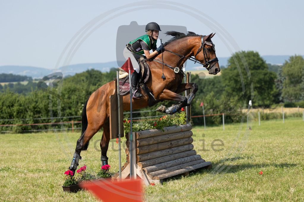 994A1524 | sabrinanicolaifotografie - Realisiert mit Pictrs.com