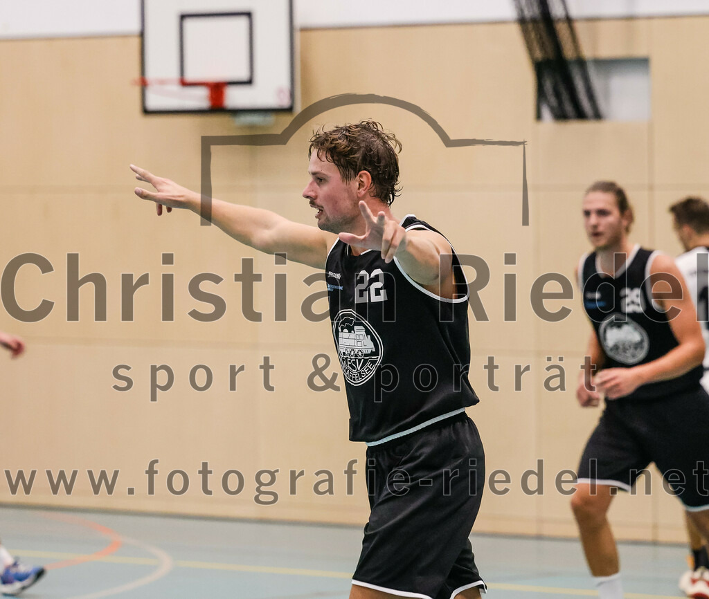 2023-10-08_079_TSV_Vaterstetten_gegen_ESV_Staffelsee | Vaterstetten, Deutschland, 08.10.2023:
Basketball, Bayernliga Herren Süd 2023 / 2024, 3. Spieltag, TSV Vaterstetten gegen ESV Staffelsee, Endergebnis: 62:90

Foto: Christian Riedel / fotografie-riedel.net