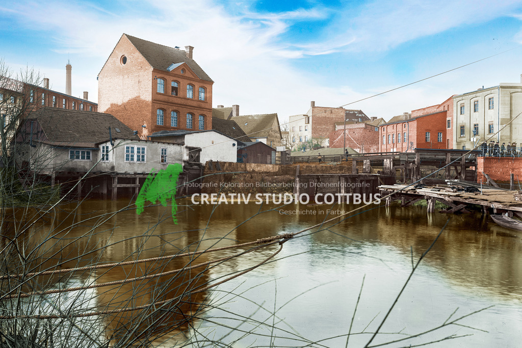 Cottbus um 1900 Wilhelmsmühle am Elektrizitätswerk | Cottbuser Ansichten im neuen Gewand. Alte Fotos von schwarz-weiß in Farbe. - Realisiert mit Pictrs.com