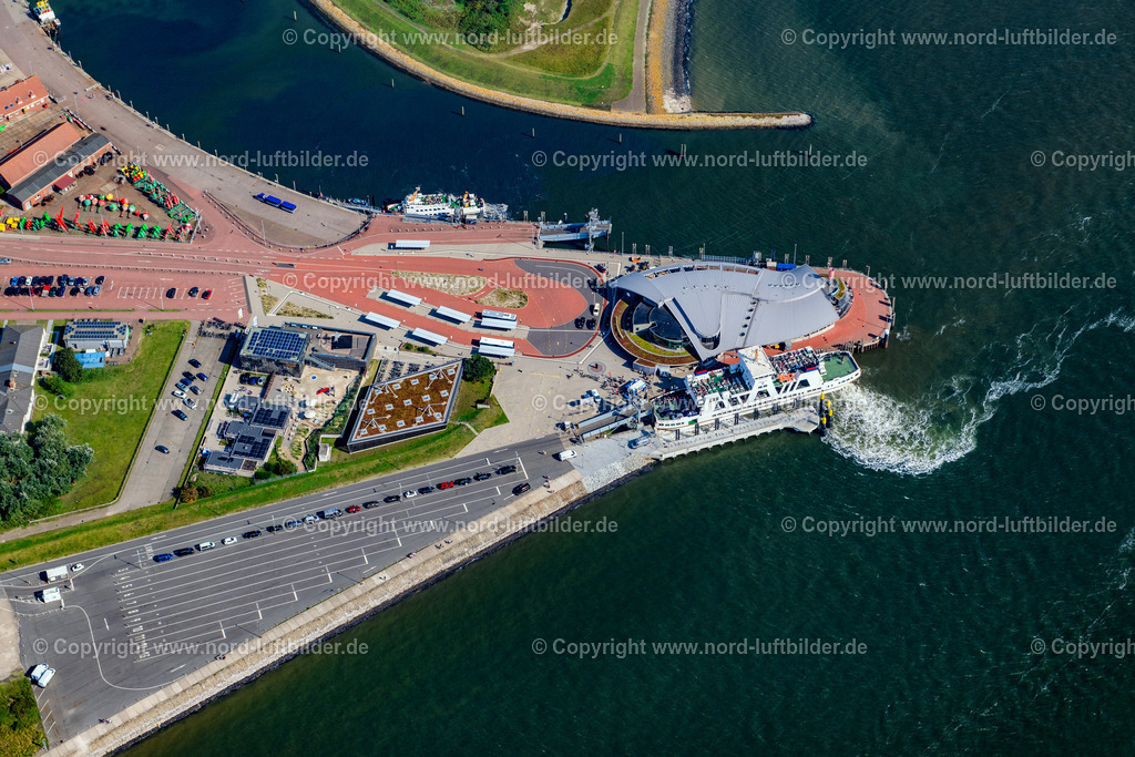 Norderney_Hafen_Frisia_VI_ELS_9403050924 | NORDERNEY 05.09.2024 Fähr- Hafenanlagen an der Meeres- Küste der Nordseeinsel Norderney Mit den Fährschiff Frisia III im Bundesland Niedersachsen, Deutschlan. Weiterführende Informationen bei: Adler-Schiffe GmbH & Co. KG. // Faehr- Hafenanlagen an der Meeres- Kueste der Nordseeinsel Norderney Mit den Faehrschiff Frisia III im Bundesland Niedersachsen, Deutschlan. Further information at: Adler-Schiffe GmbH & Co. KG. Foto: Martin Elsen