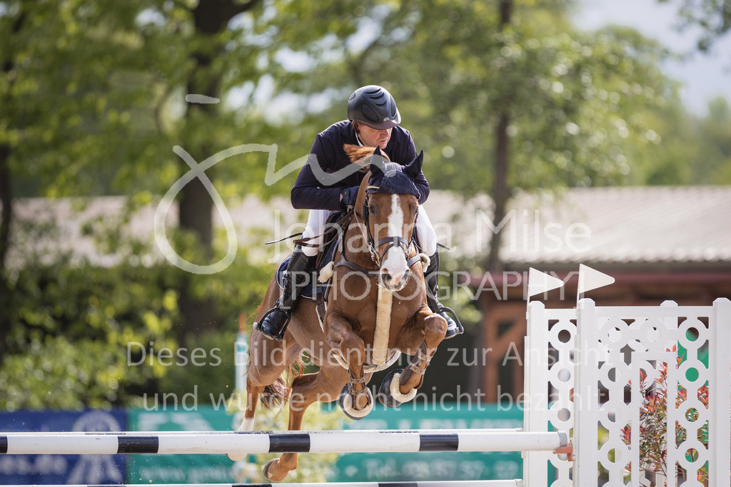 230516_Mühlen_05SprPf-L-504 | Deine schönsten Turniermomente als professionelle Fotos! Entdecke hochwertige Pferdesport-Fotografie im Online-Shop. Jetzt Fotos finden & bestellen!