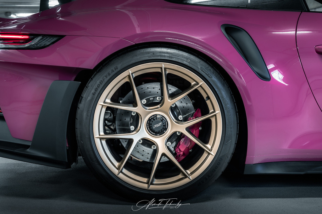 911 GT3 RS Sternrubin Neo | Entdecken Sie die faszinierende Welt von Alexander Tschuncky Arts: Kreative Fotografie, atemberaubende Automobilkunst und hochwertiger Bilderdruck. Lassen Sie sich inspirieren! - Realisiert mit Pictrs.com