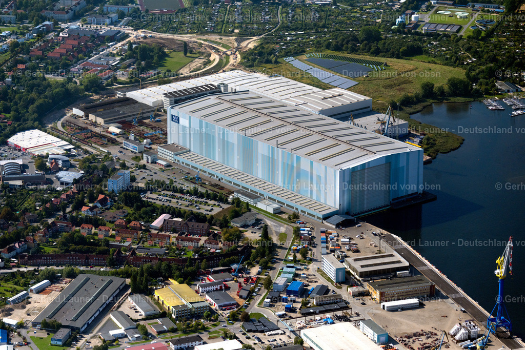 4062190 | WISMAR 08.09.2021 Werftgelände der MV Werften Wismar (ehemals Nordic Yards, Wadan Yards MTW und Aker MTW Werft) in Wismar im Bundesland Mecklenburg-Vorpommern, Deutschland. Weiterführende Informationen bei: MV WERFTEN. // Shipyard - site of the MV Werften Wismar ( formerly Nordic Yards, Wadan Yards MTW and Aker MTW Werft ) in Wismar in the state Mecklenburg - Western Pomerania, Germany. Further information at: MV WERFTEN. Foto: Gerhard Launer