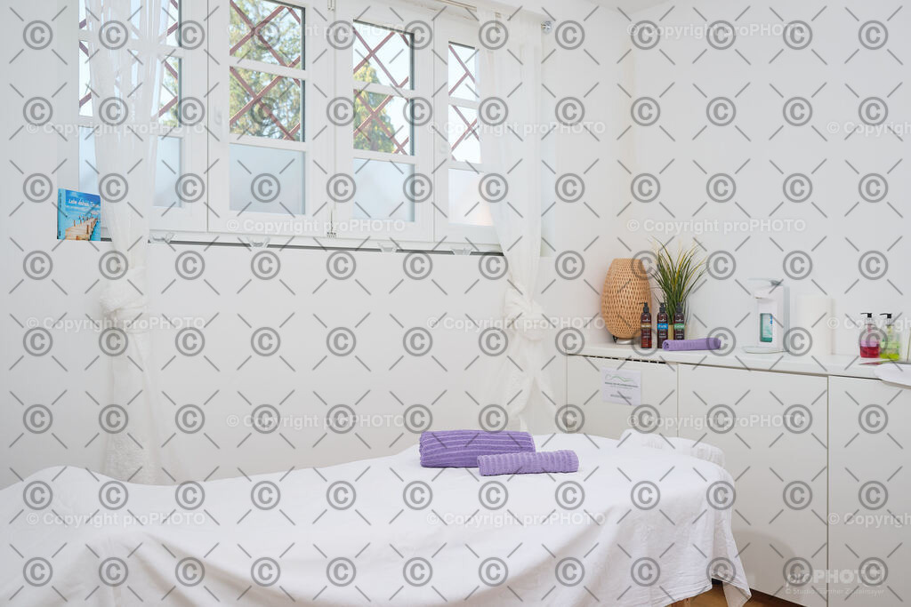 001_202409_Moni-Massage_NZ9_3286 | proPHOTO - Realisiert mit Pictrs.com