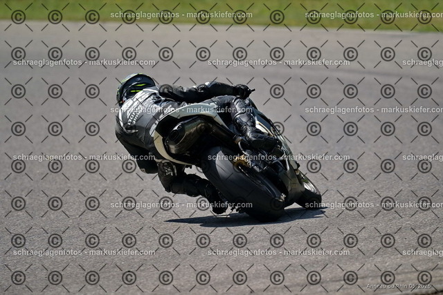 26BT02-1407 | markuskiefer.com - Realisiert mit Pictrs.com